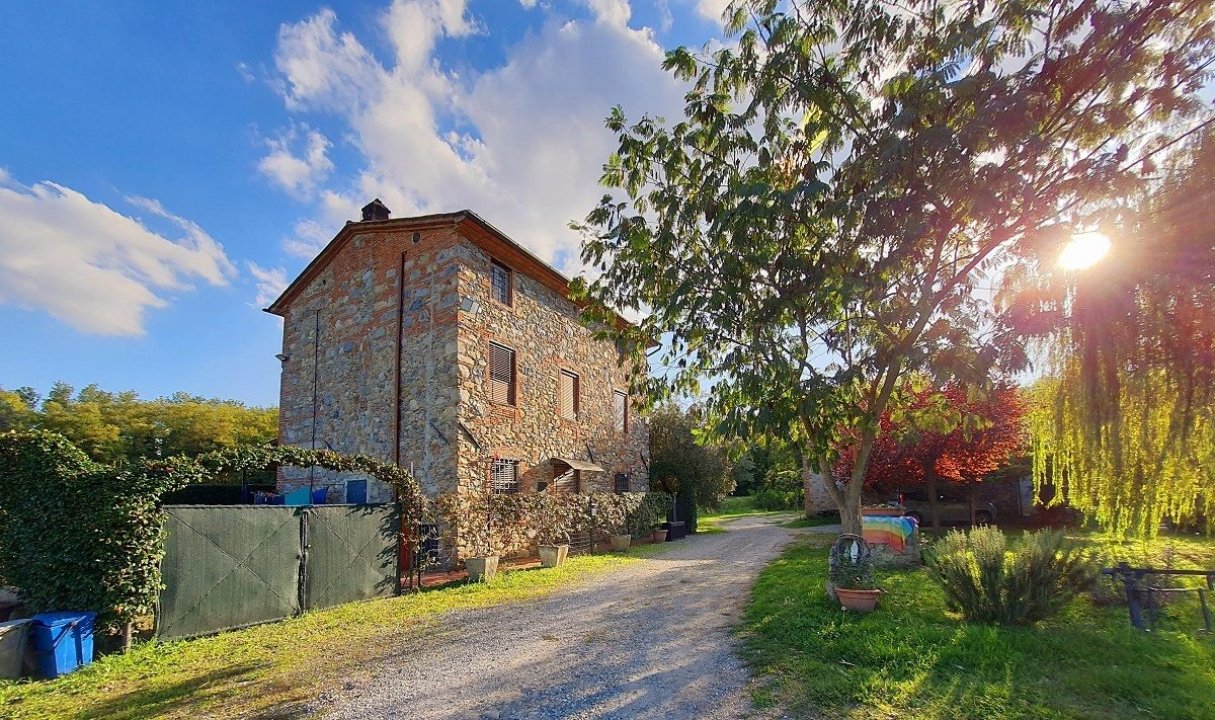 For sale cottage in quiet zone Capannori Toscana foto 1