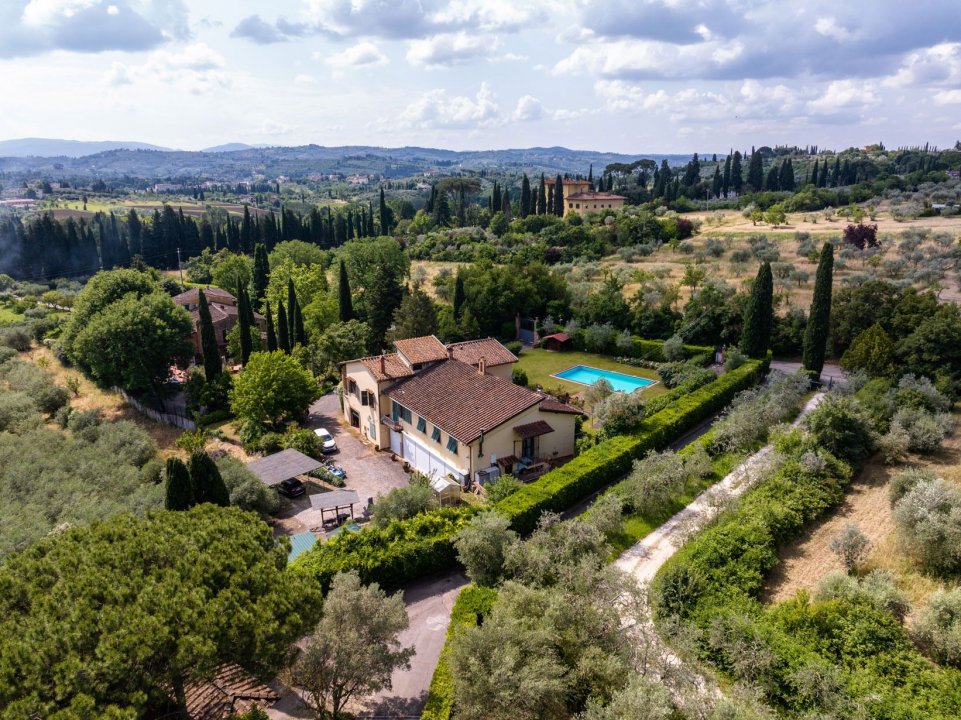 Se vende villa in zona tranquila Firenze Toscana foto 11