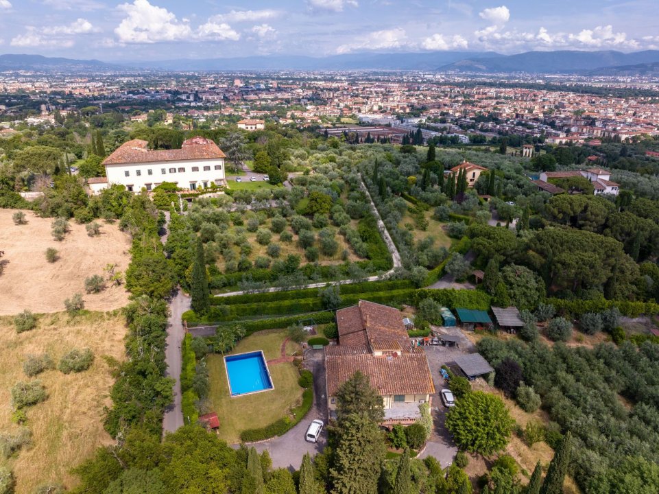 Se vende villa in zona tranquila Firenze Toscana foto 15