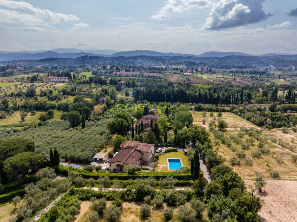 Se vende villa in zona tranquila Firenze Toscana foto 16