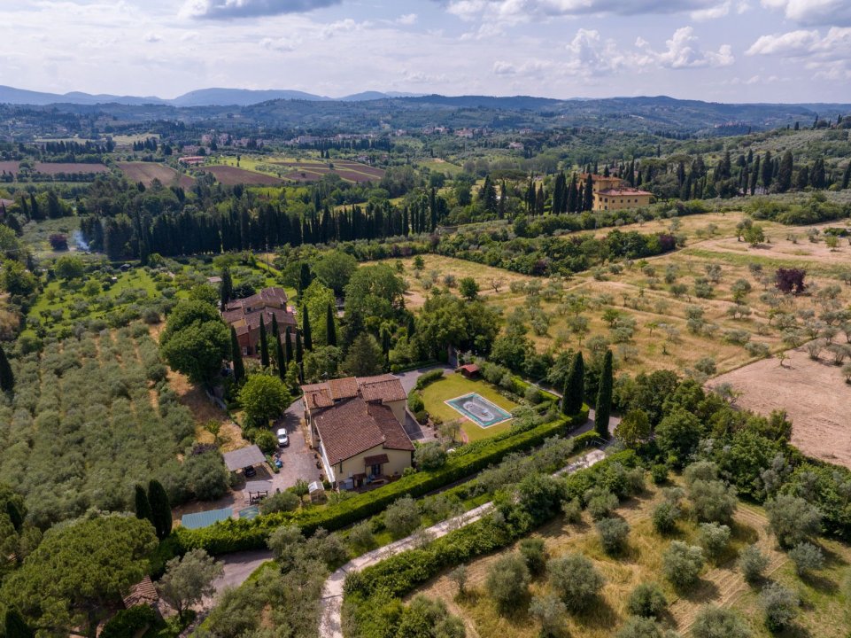 Se vende villa in zona tranquila Firenze Toscana foto 17