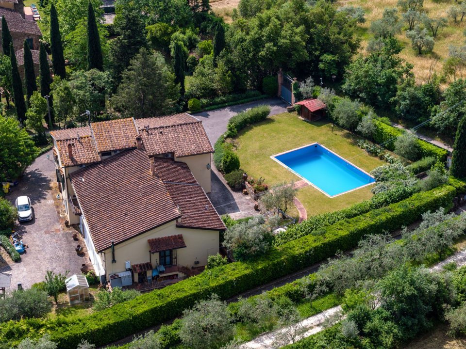 Se vende villa in zona tranquila Firenze Toscana foto 18