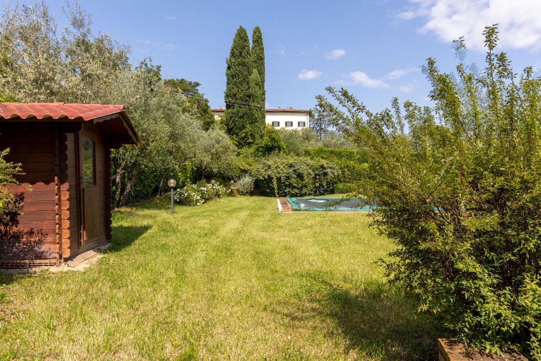 Se vende villa in zona tranquila Firenze Toscana foto 4