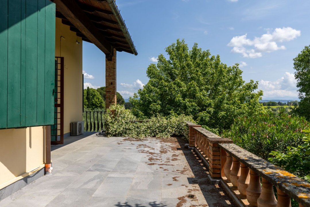 Se vende villa in zona tranquila Firenze Toscana foto 33
