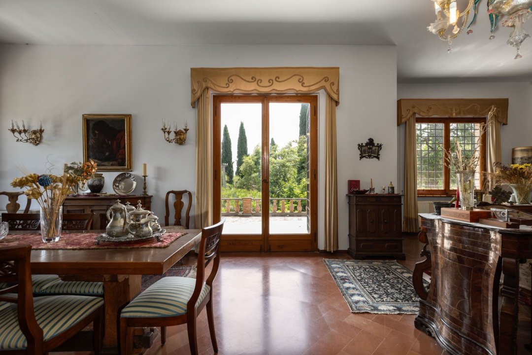 Se vende villa in zona tranquila Firenze Toscana foto 35