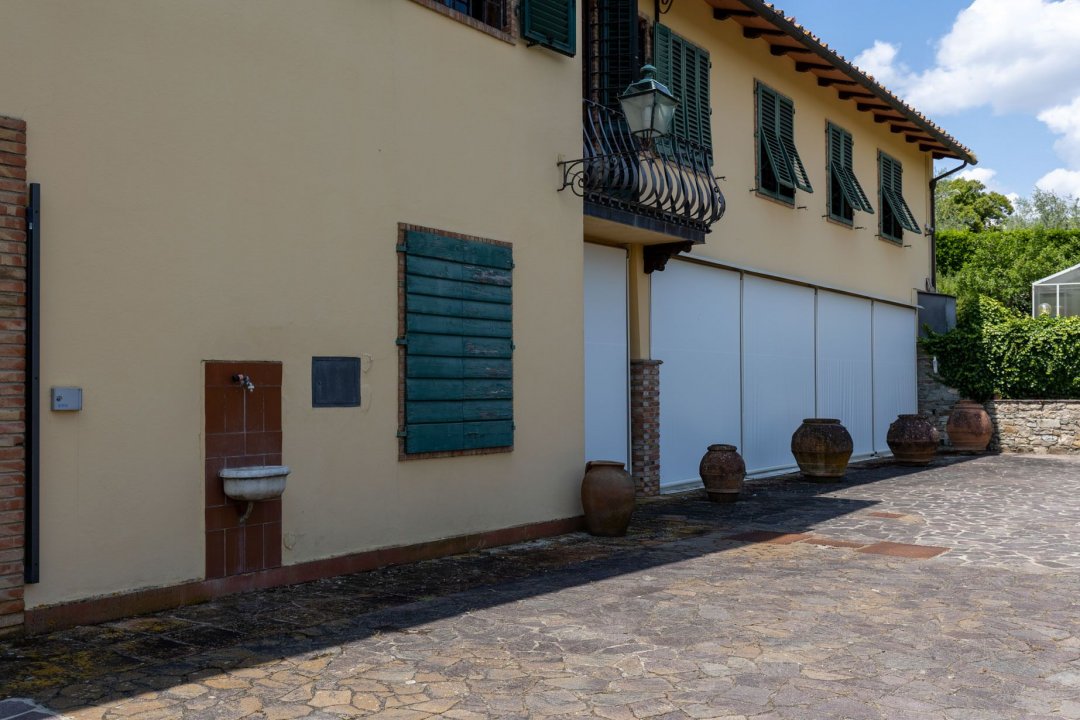 Se vende villa in zona tranquila Firenze Toscana foto 42
