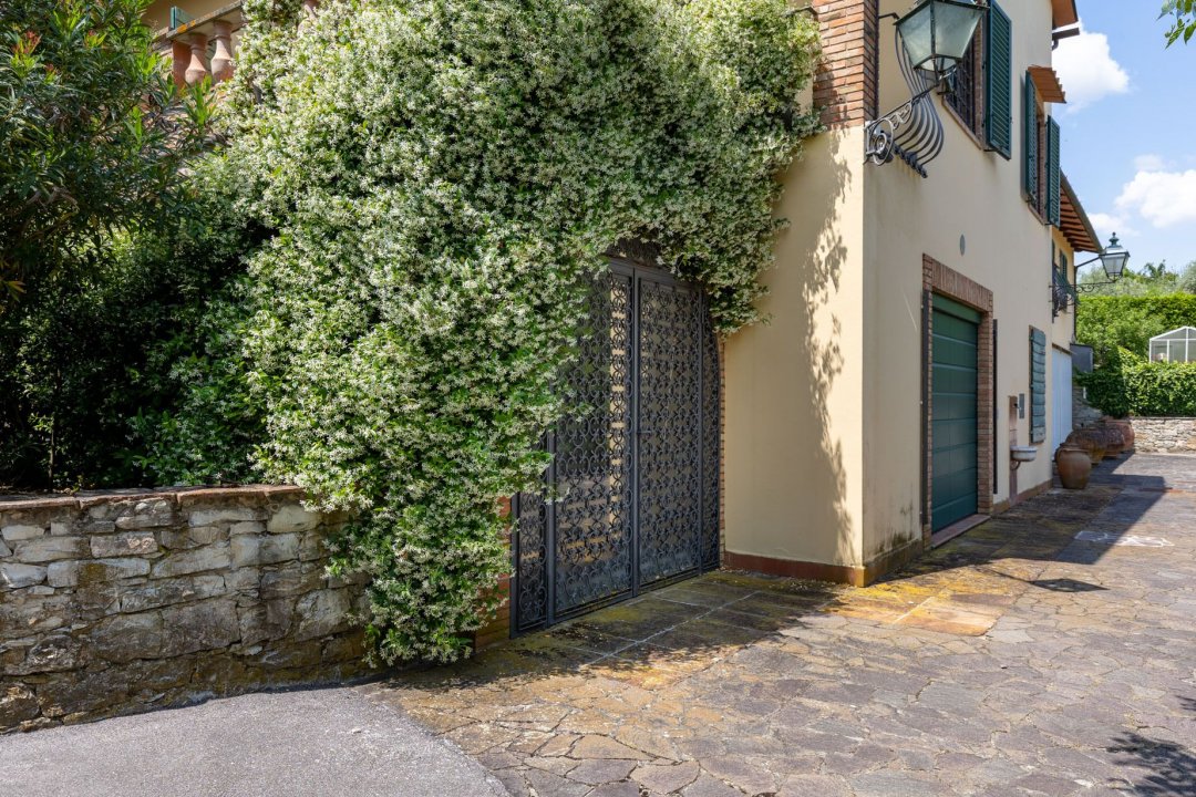 Se vende villa in zona tranquila Firenze Toscana foto 43