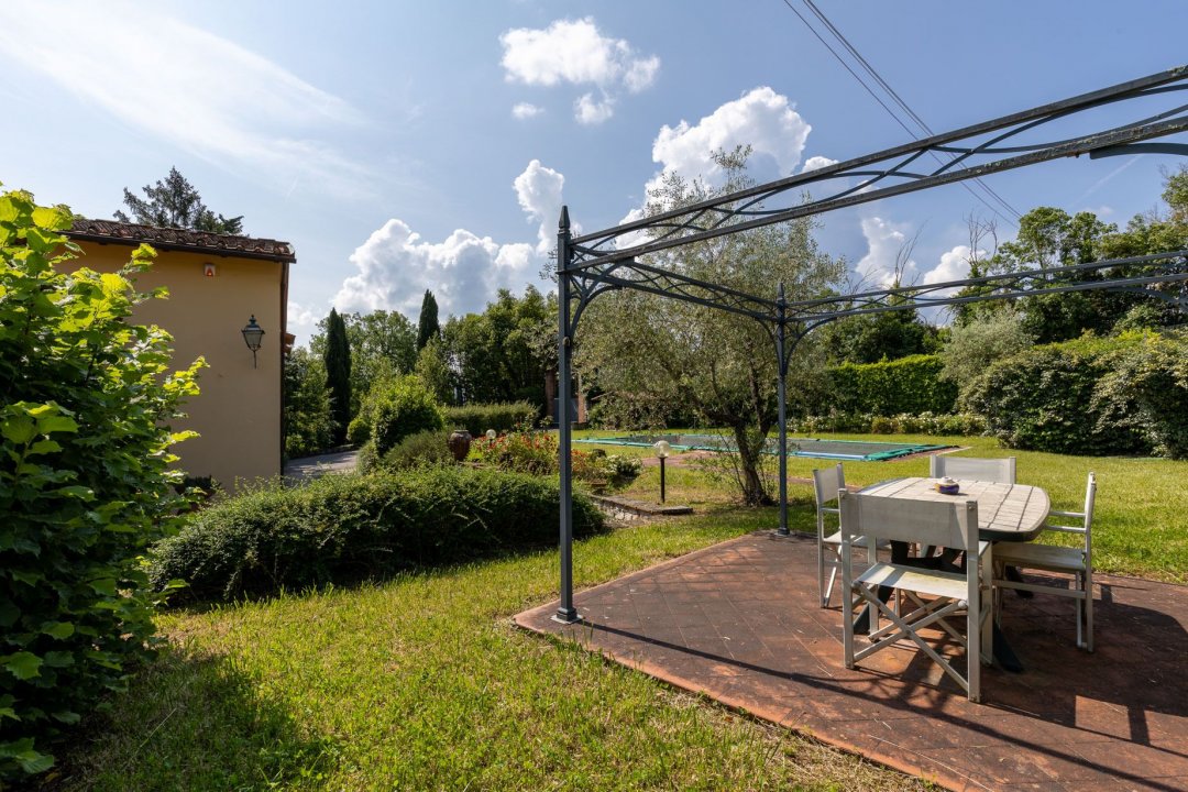 Se vende villa in zona tranquila Firenze Toscana foto 6