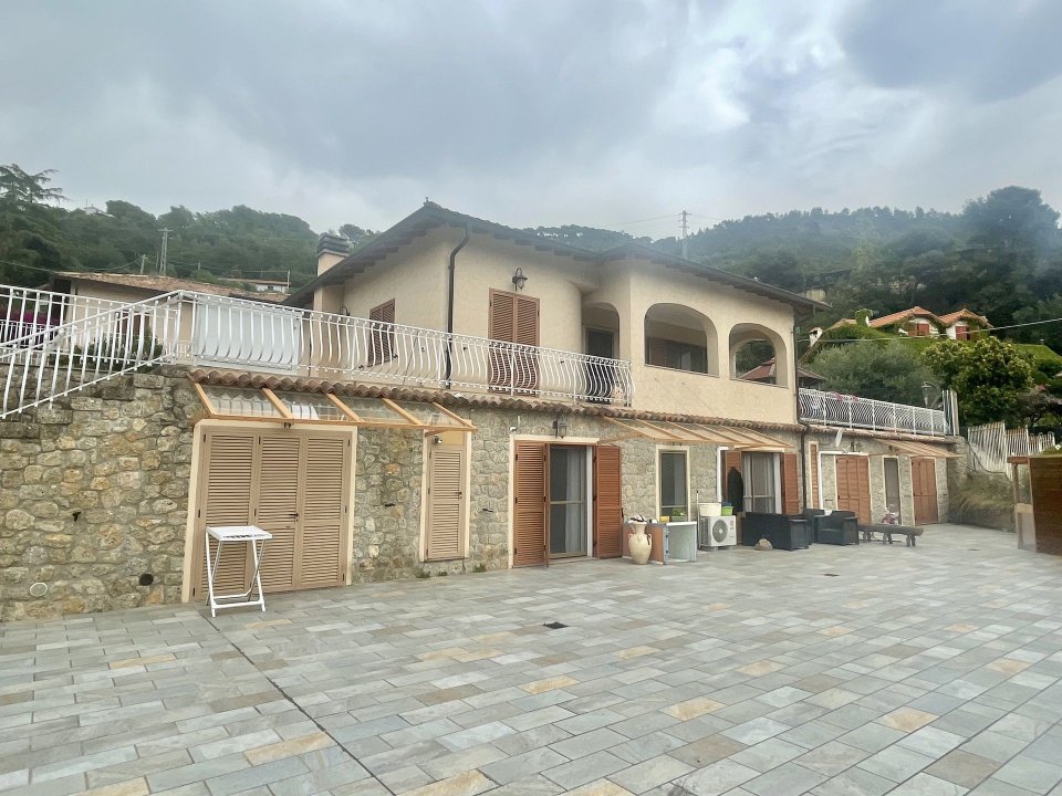 For sale villa in quiet zone Camporosso Liguria foto 6