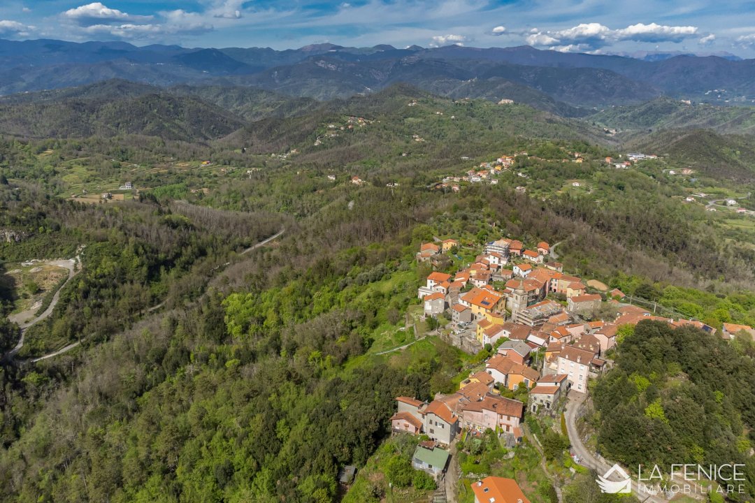 Se vende villa in zona tranquila Beverino Liguria foto 10