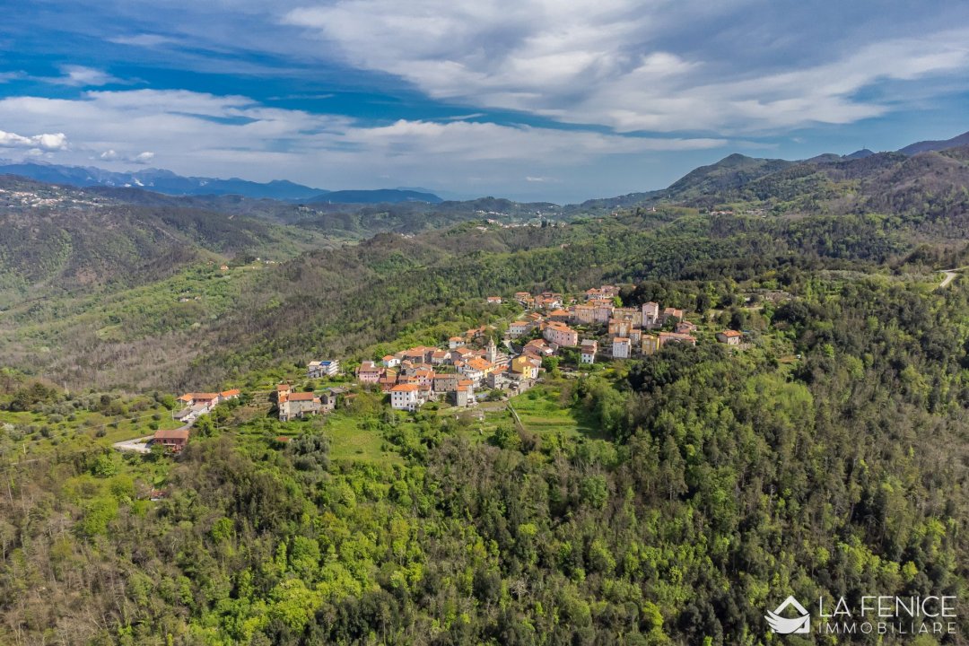 Se vende villa in zona tranquila Beverino Liguria foto 11