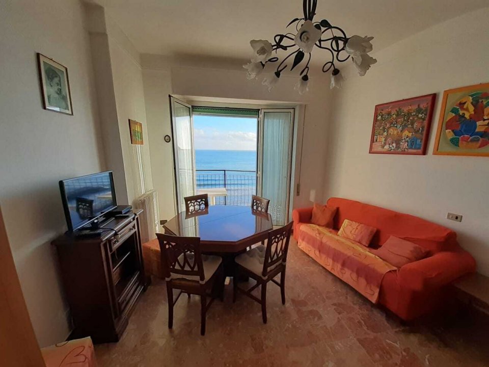 For sale penthouse by the sea Andora Liguria foto 3