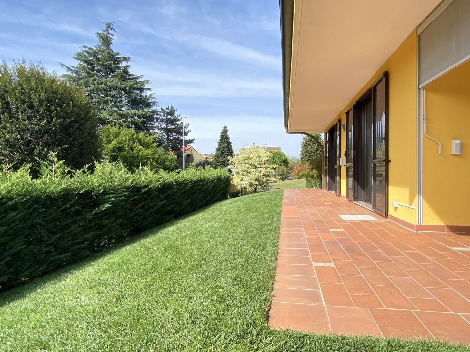 Se vende villa in zona tranquila Lainate Lombardia foto 12