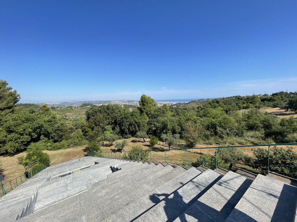 Se vende villa in zona tranquila Pescara Abruzzo foto 41