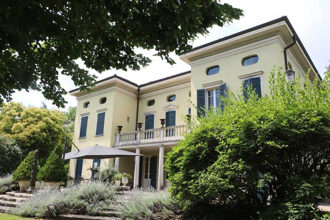 Se vende villa in zona tranquila Collecchio Emilia-Romagna foto 2