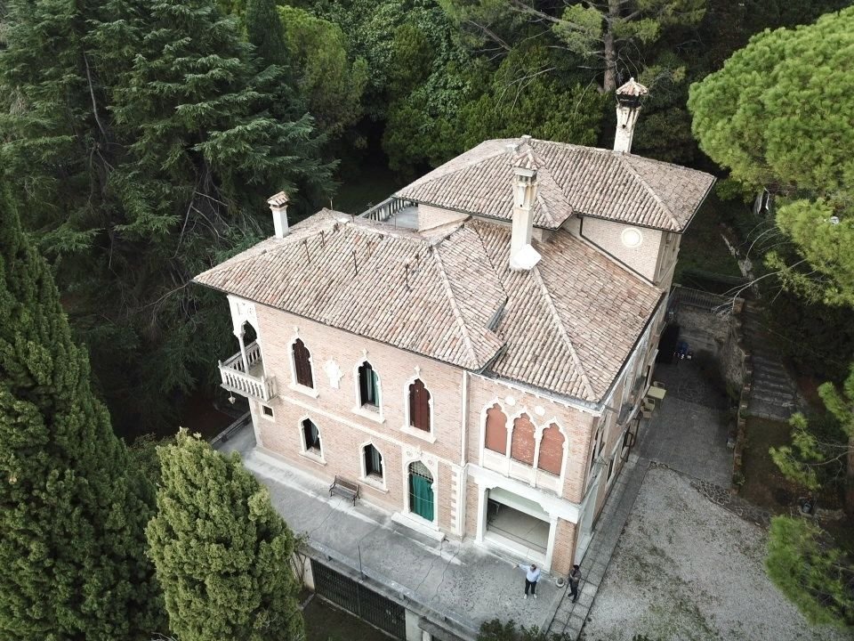 Se vende villa in zona tranquila Asolo Veneto foto 1