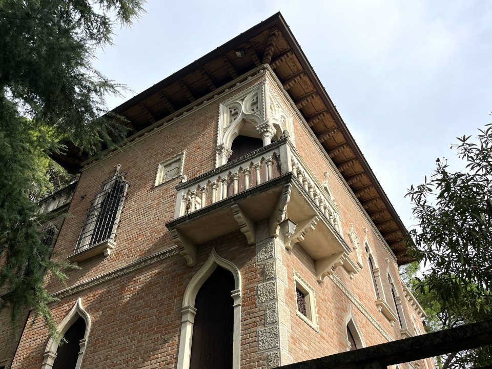 Se vende villa in zona tranquila Asolo Veneto foto 5