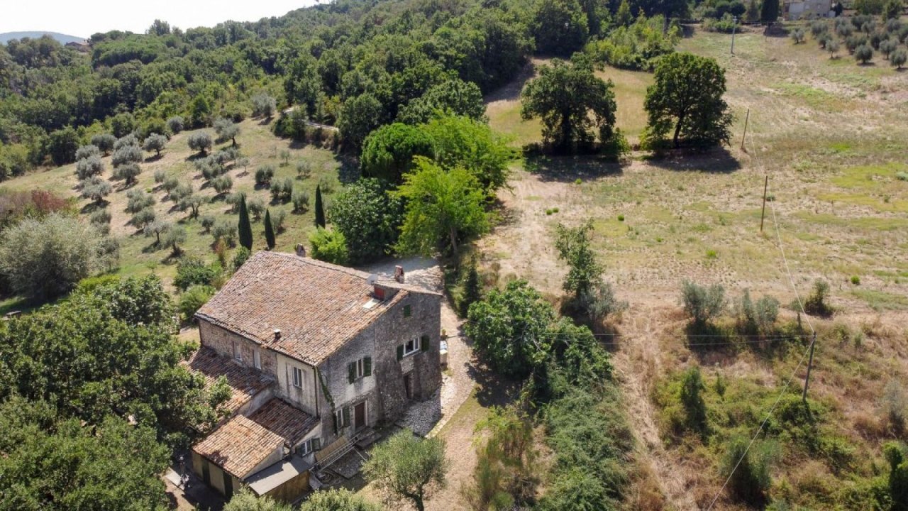 For sale cottage in countryside Todi Umbria foto 9