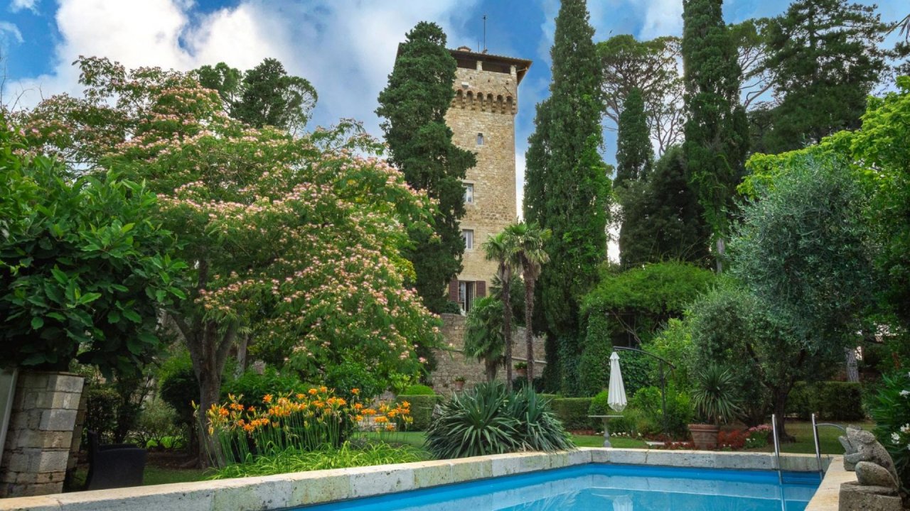 Se vende villa in  Cetona Toscana foto 1