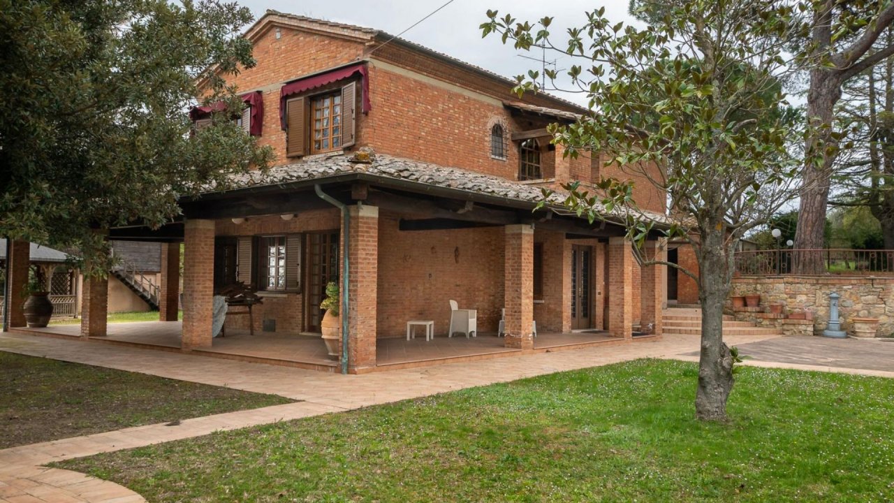 Se vende villa in campo Montepulciano Toscana foto 1