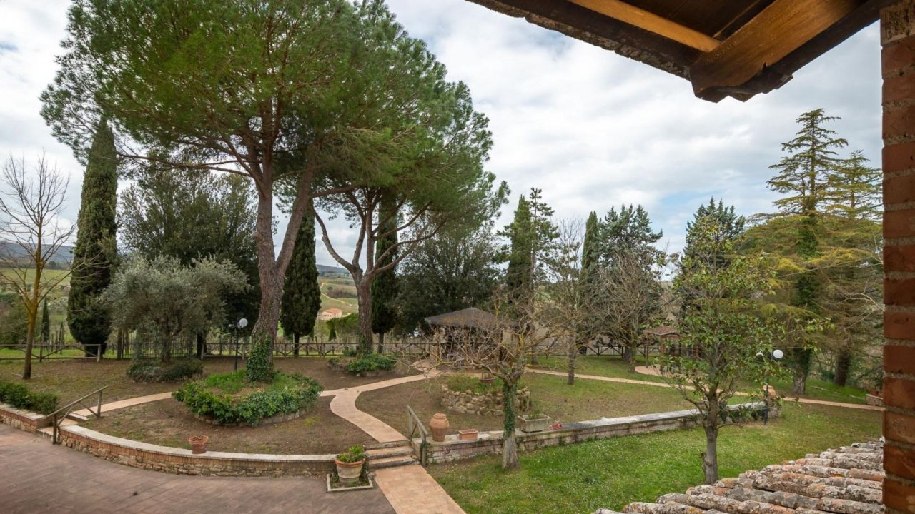 Se vende villa in campo Montepulciano Toscana foto 12
