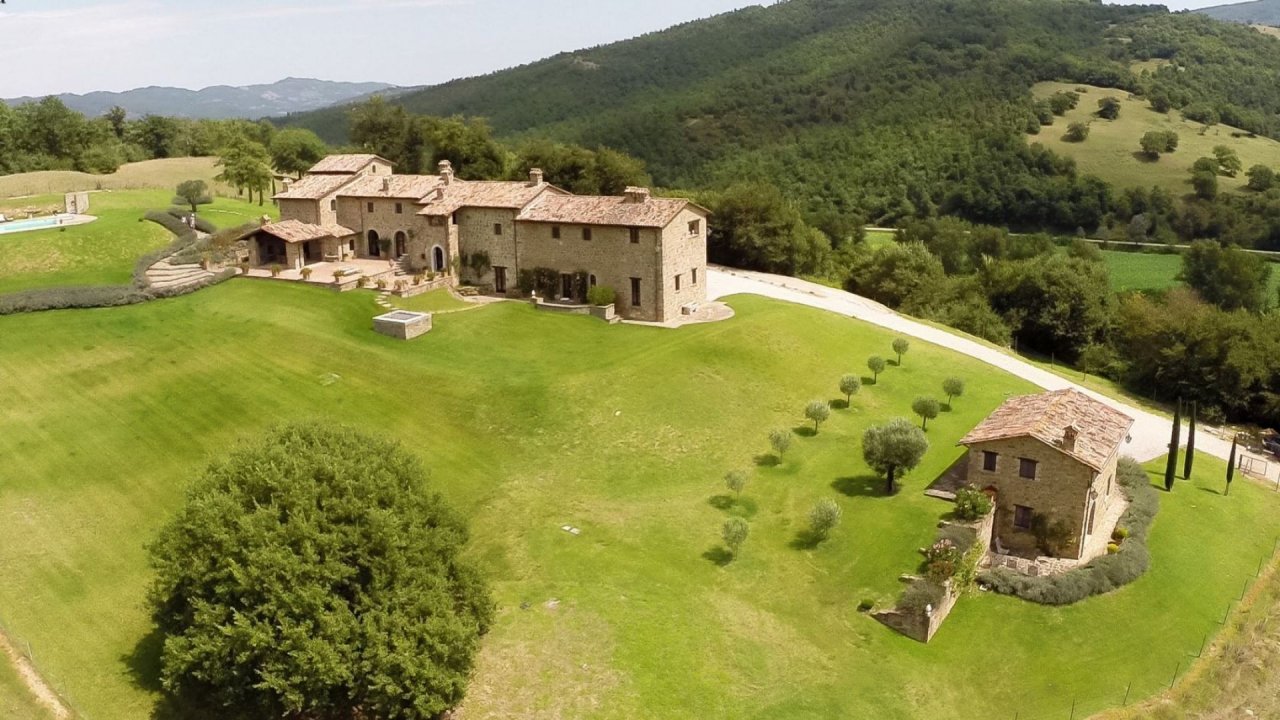 Se vende villa in  Lisciano Niccone Umbria foto 15