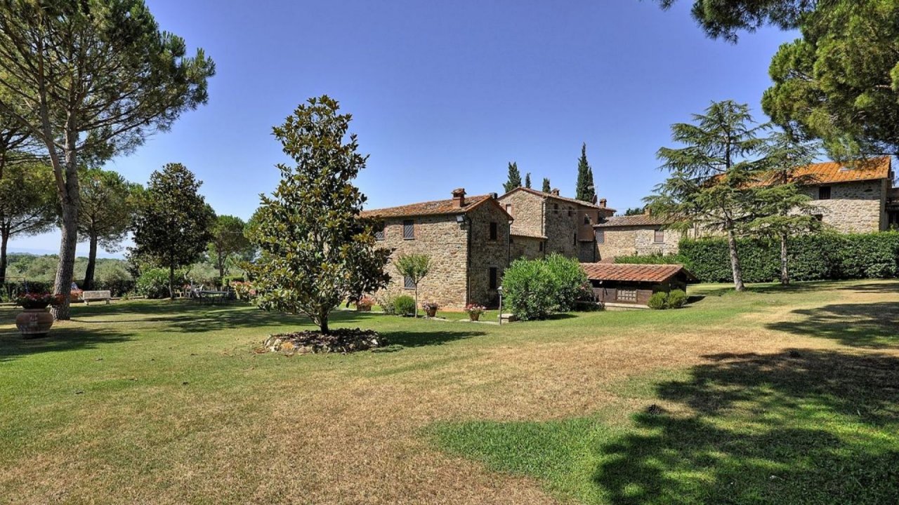 Se vende villa in  Tuoro sul Trasimeno Umbria foto 7