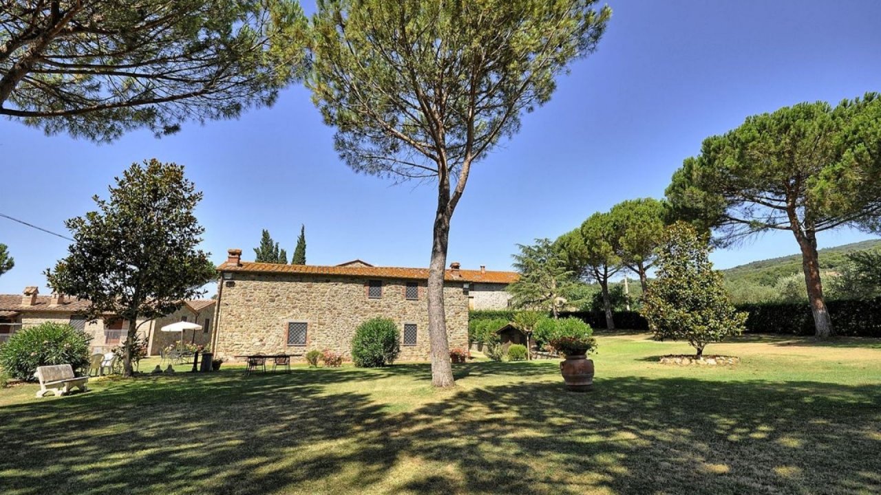 Se vende villa in  Tuoro sul Trasimeno Umbria foto 1