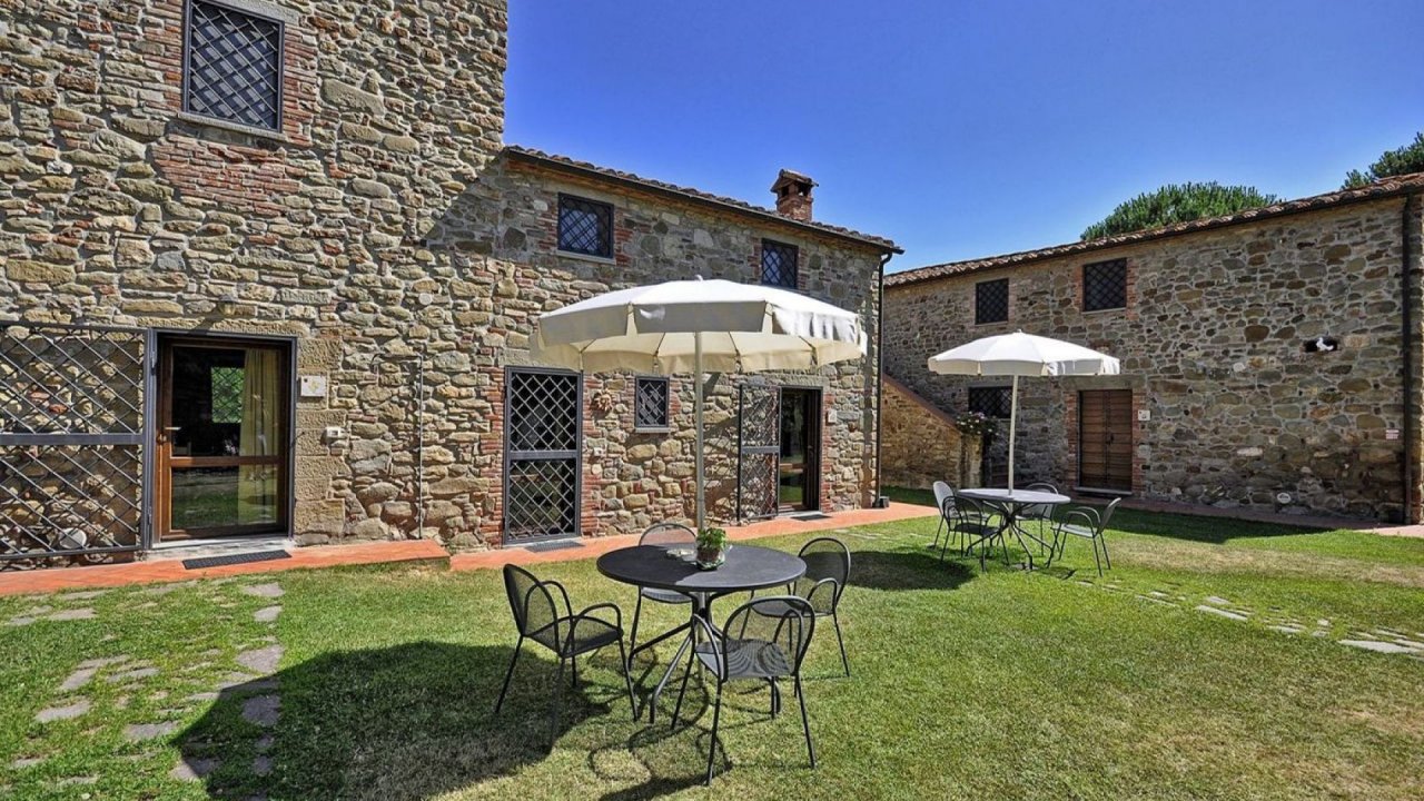 Se vende villa in  Tuoro sul Trasimeno Umbria foto 3