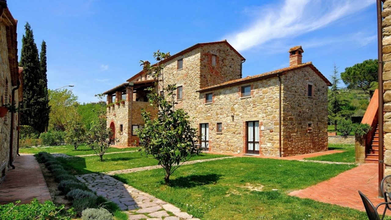 Se vende villa in  Tuoro sul Trasimeno Umbria foto 12