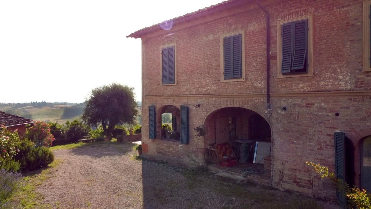 Se vende villa in  Siena Toscana foto 4