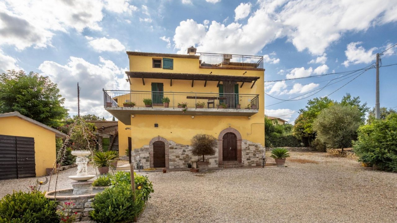 For sale villa in  Castiglione del Lago Umbria foto 21
