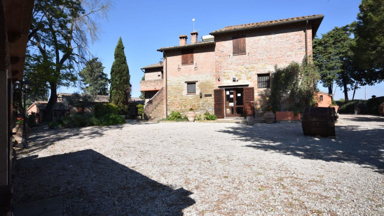 Se vende villa in  Castiglione del Lago Umbria foto 22