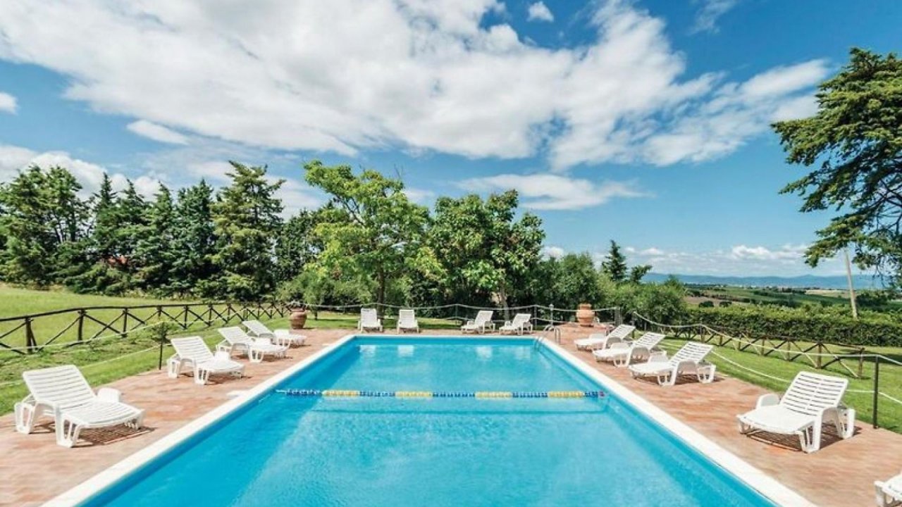 Se vende villa in  Castiglione del Lago Umbria foto 16