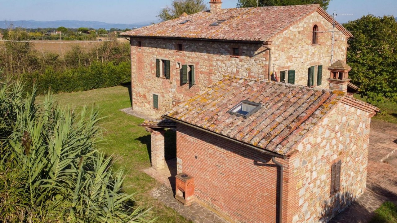 Se vende villa in  Castiglione del Lago Umbria foto 14