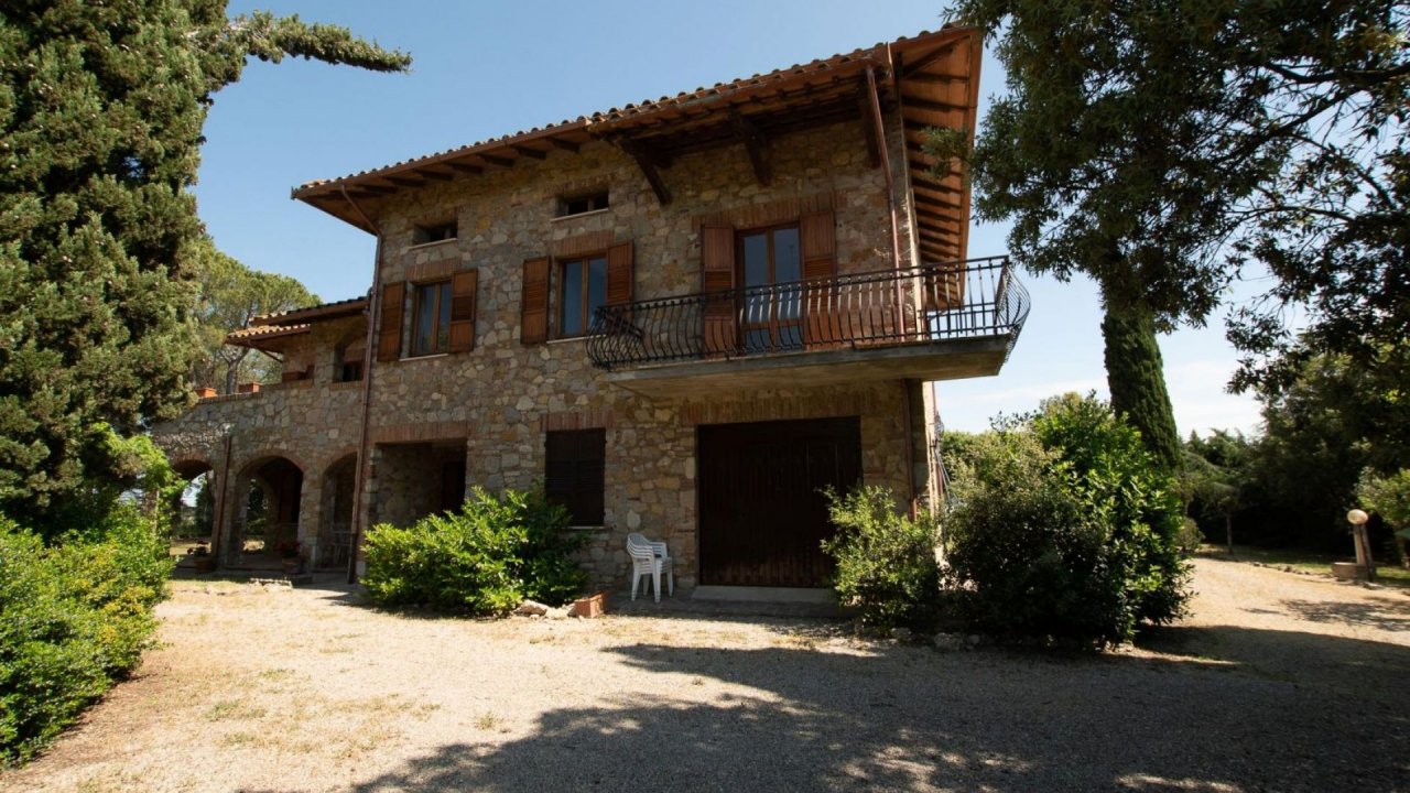 For sale villa in  Castiglione del Lago Umbria foto 15