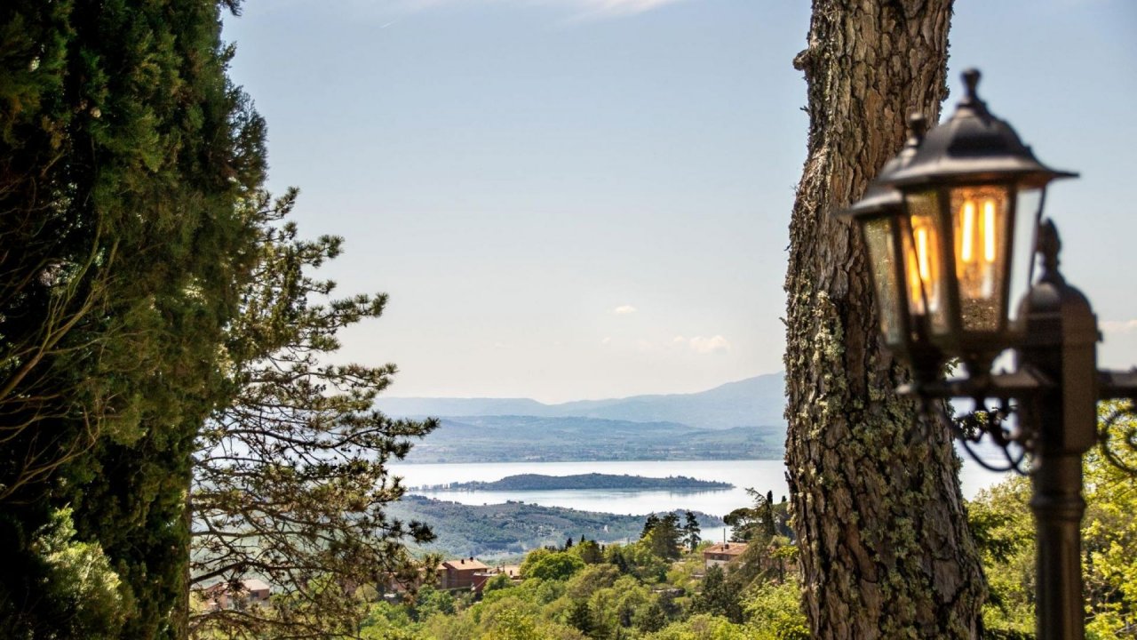 Se vende villa in  Passignano sul Trasimeno Umbria foto 15