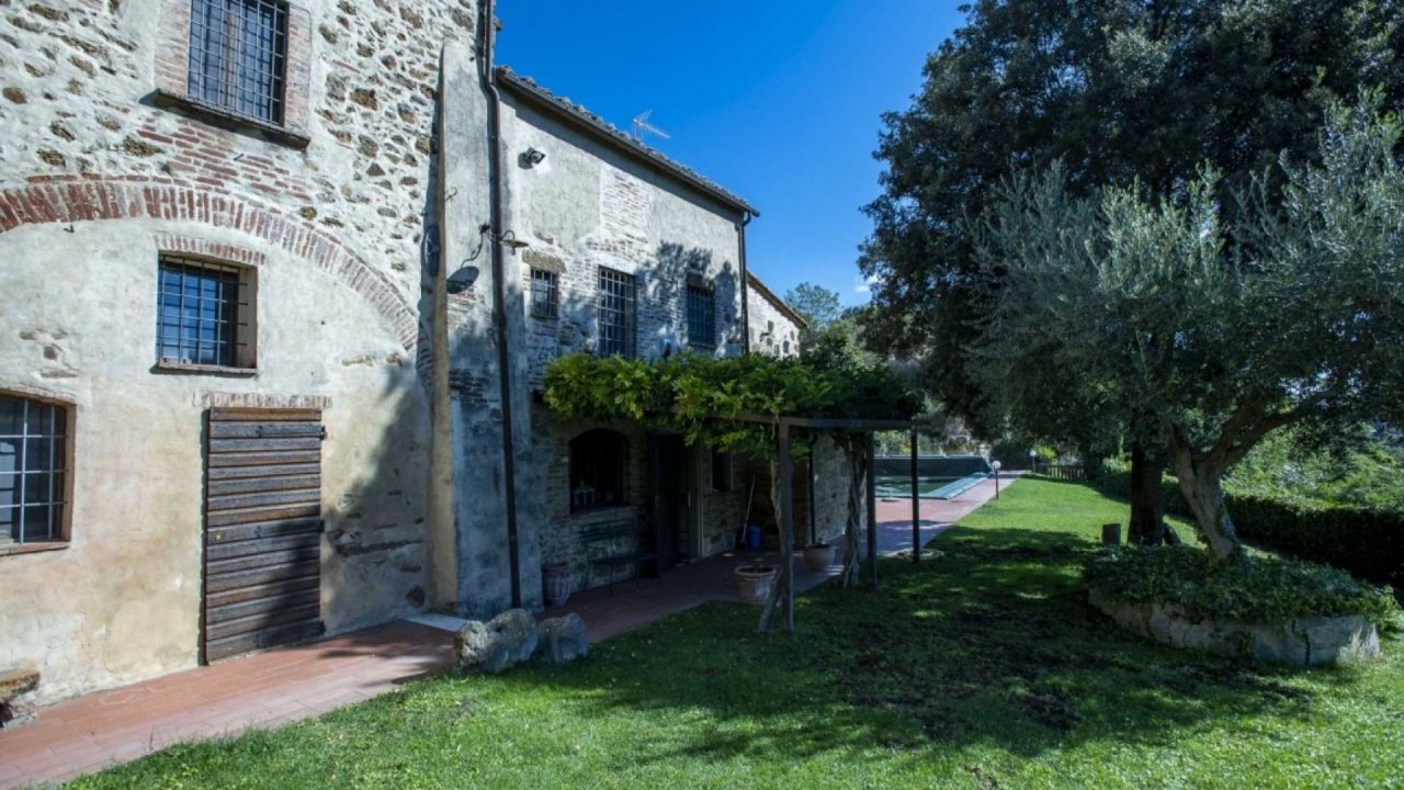 Se vende villa in  Montepulciano Toscana foto 3