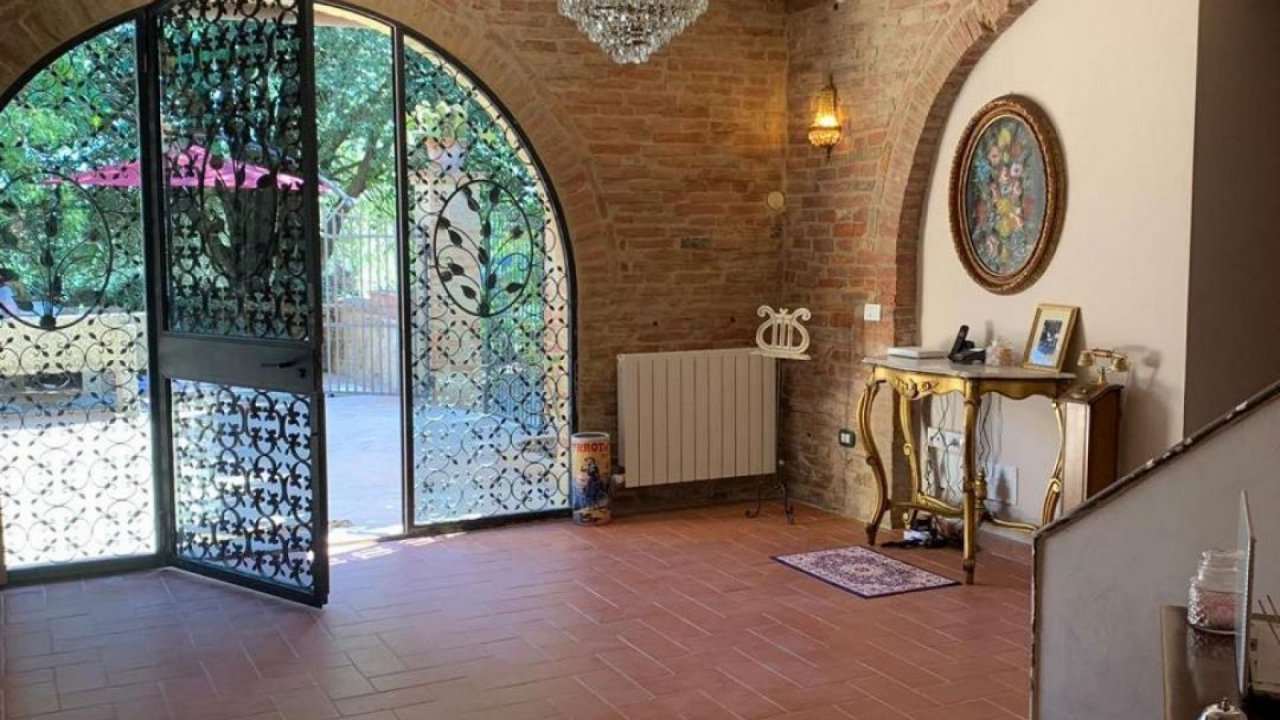 Se vende villa in  Siena Toscana foto 7