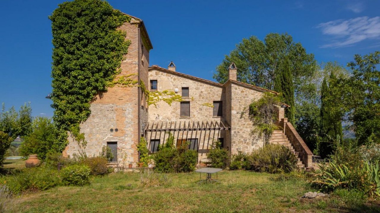 Se vende villa in  Sarteano Toscana foto 10