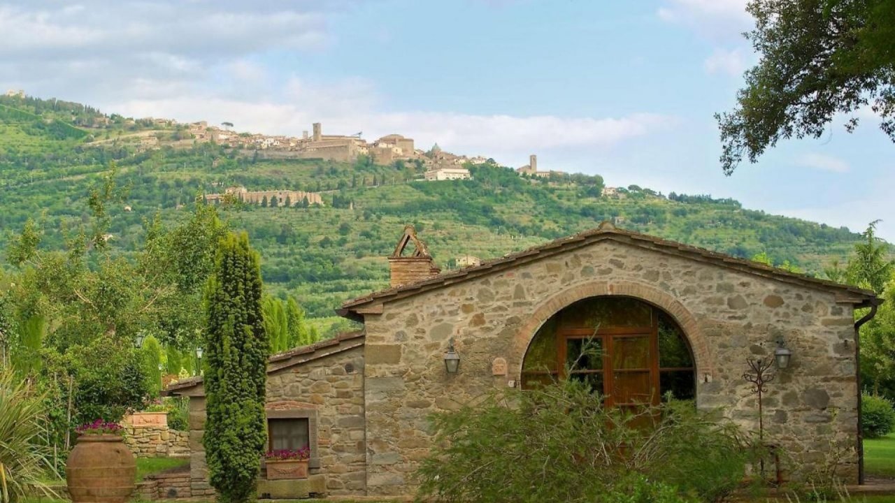 For sale commercial property in  Cortona Toscana foto 13