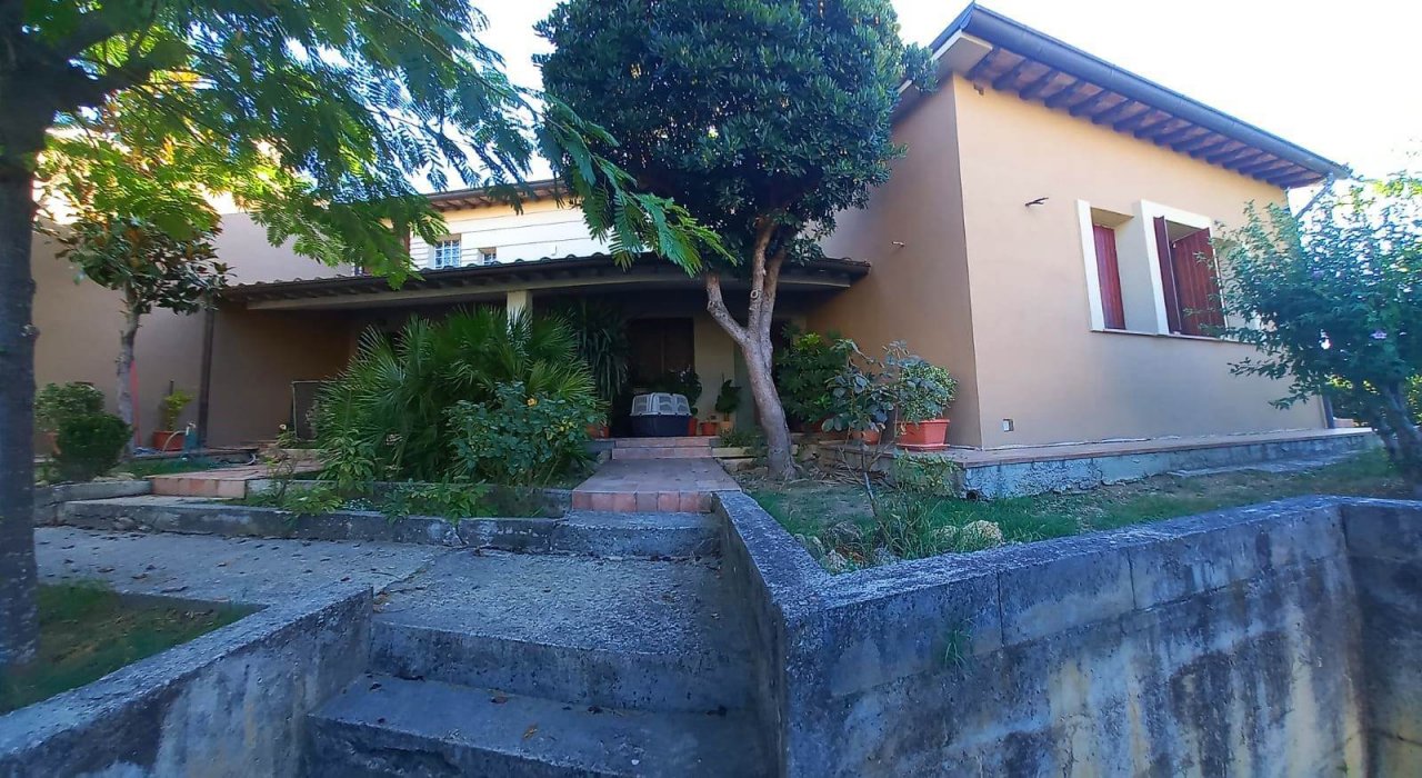 Se vende villa in ciudad Foligno Umbria foto 4