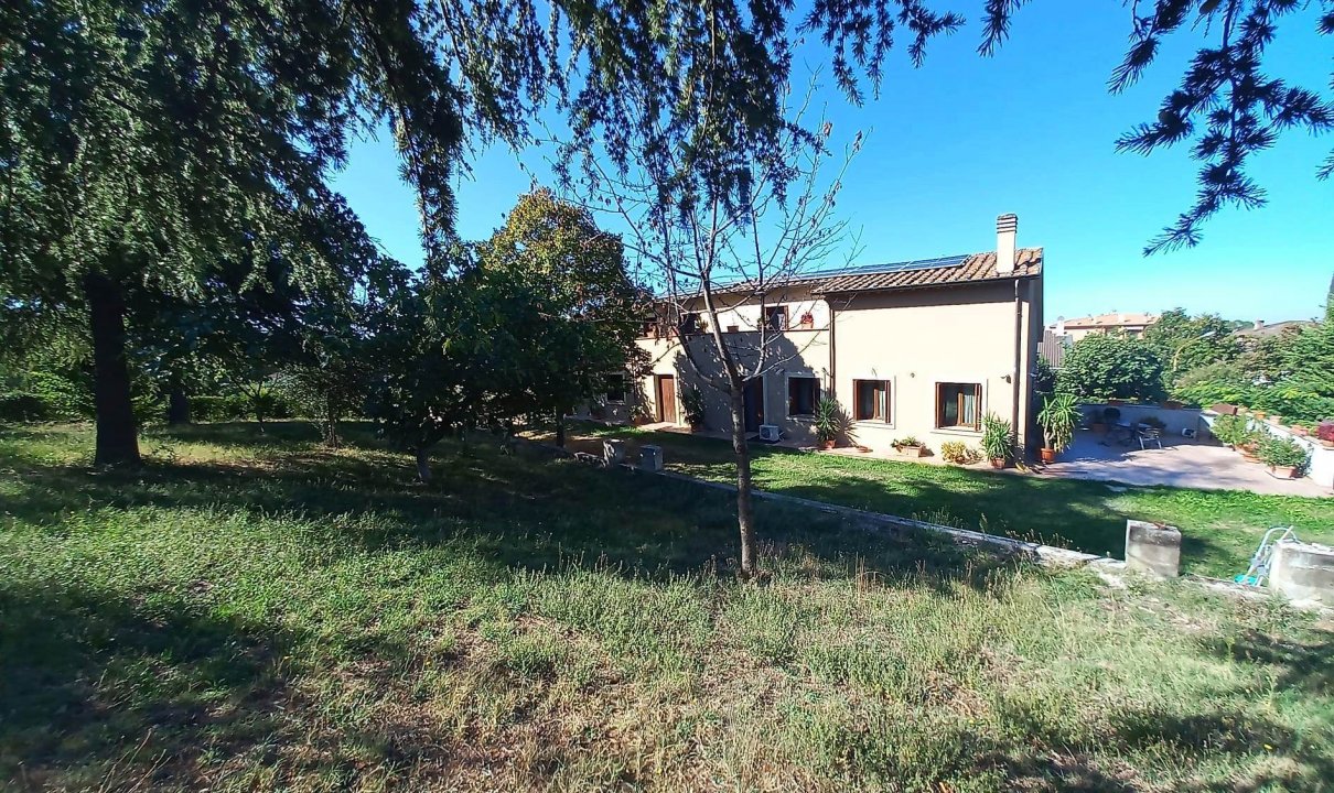 Zu verkaufen villa in stadt Foligno Umbria foto 47