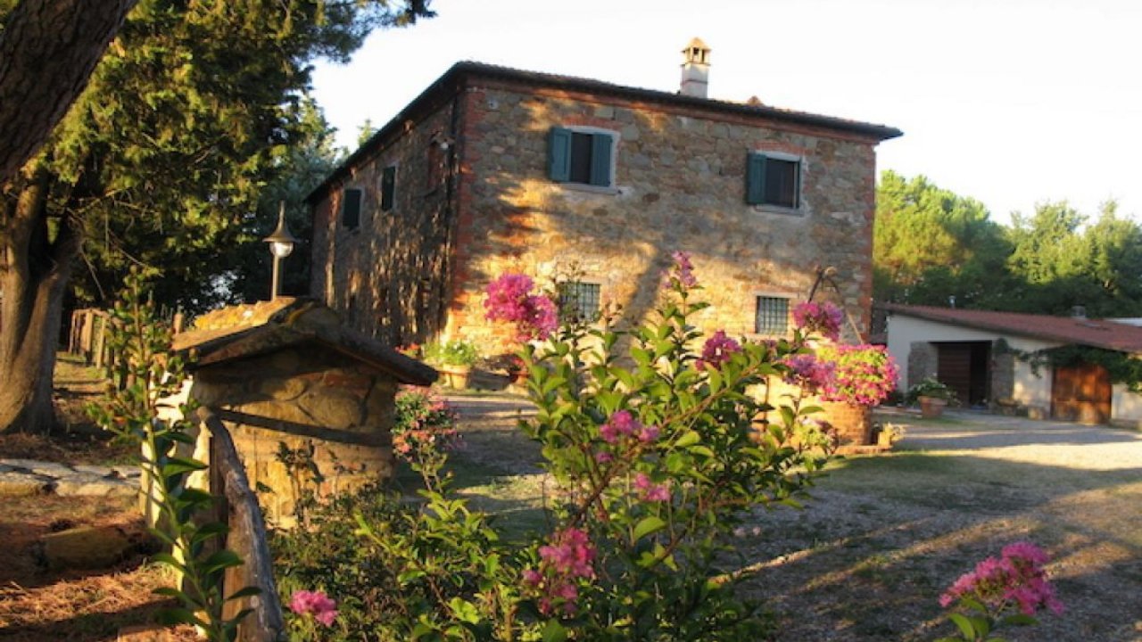 For sale cottage in  Lucignano Toscana foto 1