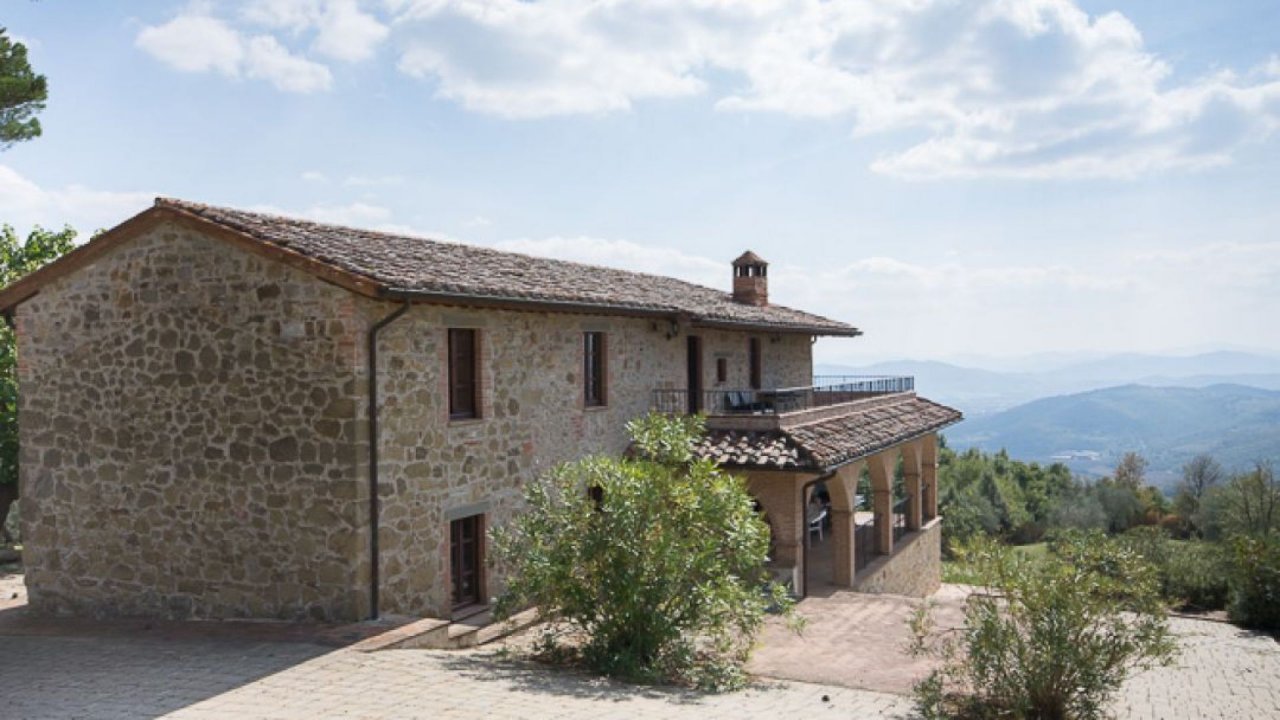 Se vende villa in  Passignano sul Trasimeno Umbria foto 5