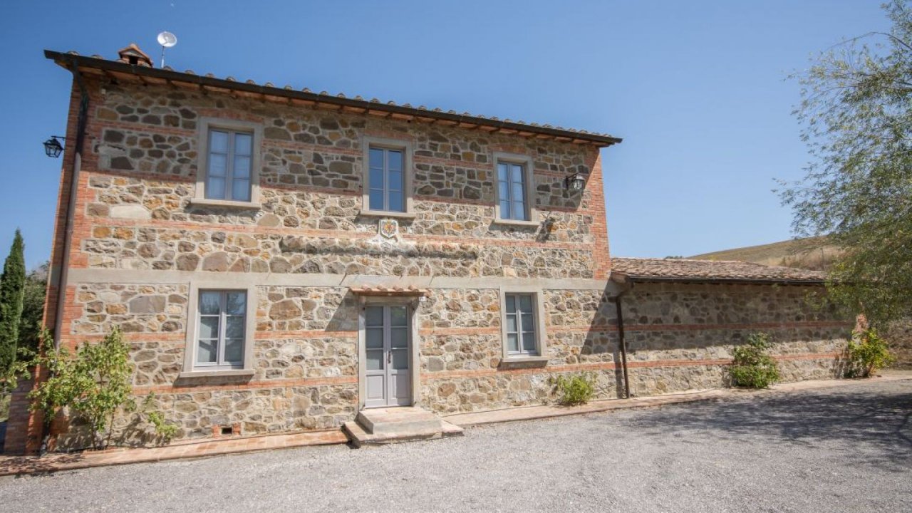 Se vende villa in  Sarteano Toscana foto 1