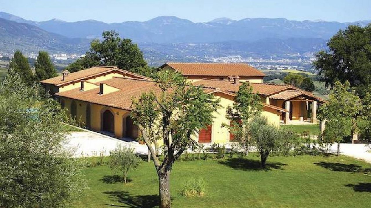 Se vende villa in  Narni Umbria foto 1