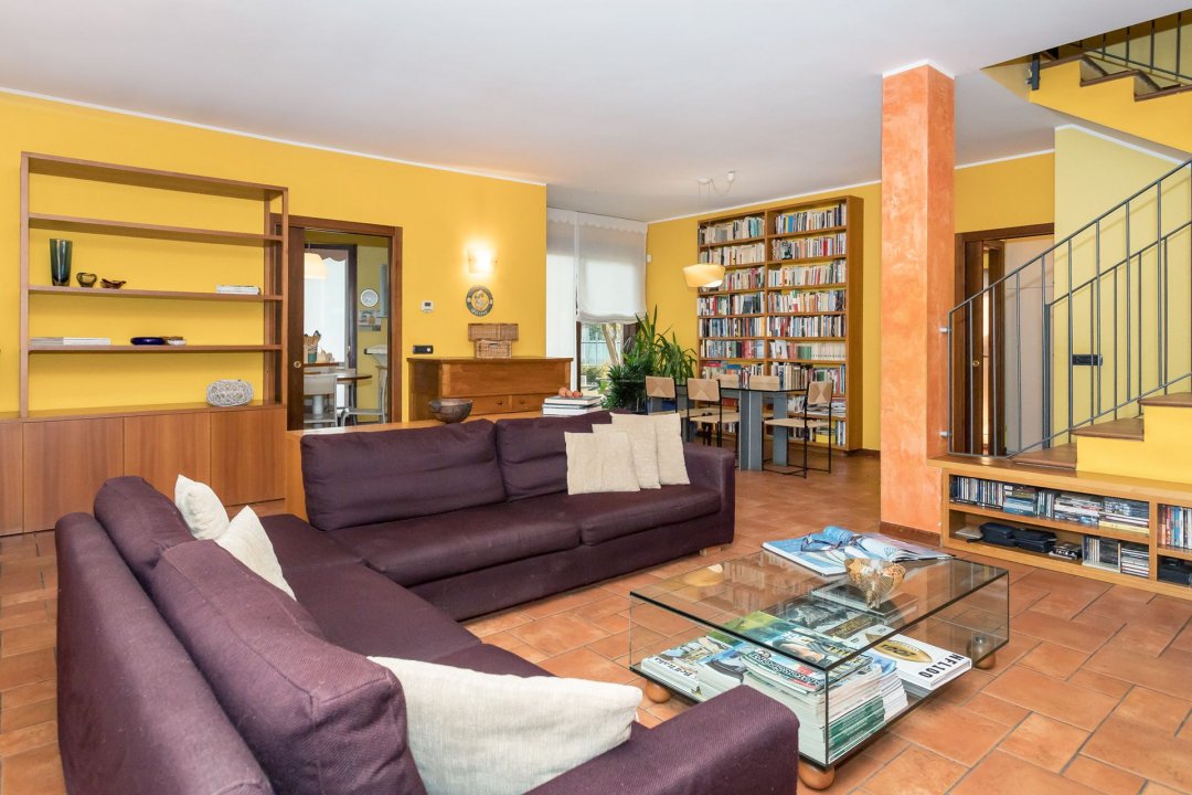 Zu verkaufen villa in ruhiges gebiet Carnate Lombardia foto 15
