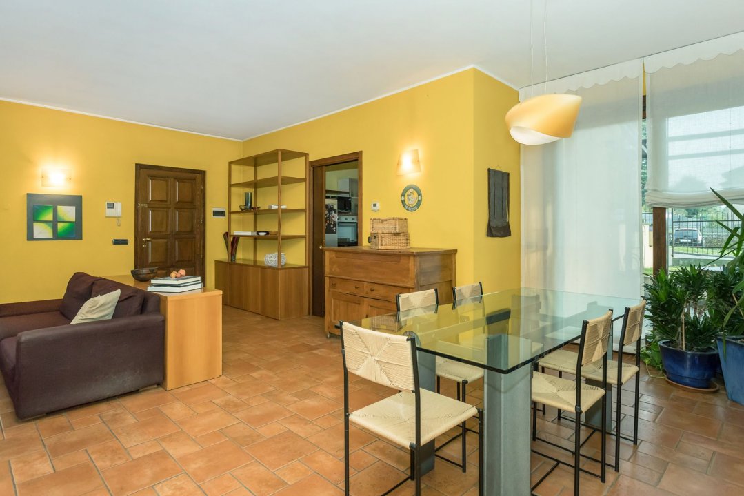 Zu verkaufen villa in ruhiges gebiet Carnate Lombardia foto 19