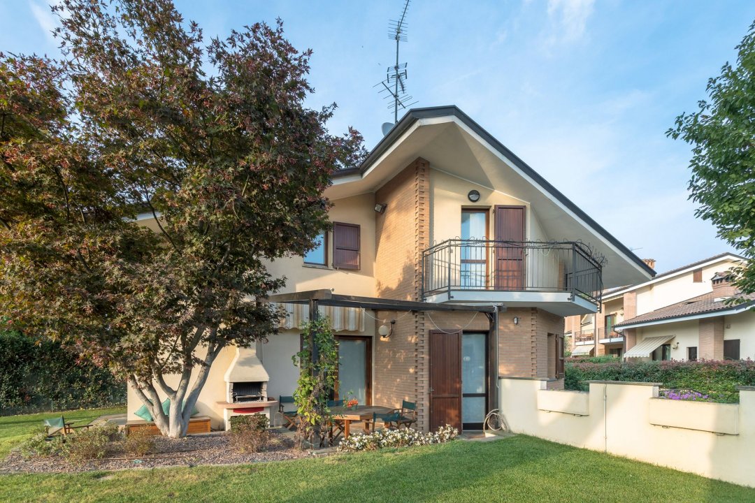 A vendre villa in zone tranquille Carnate Lombardia foto 11